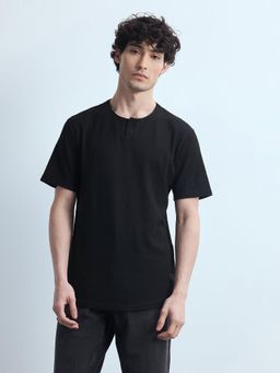 Flying Machine - Men Black Textured Relaxed Fit T-shirt