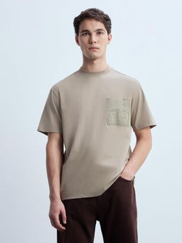 Flying Machine - Men Beige Relaxed Fit Solid T-shirt