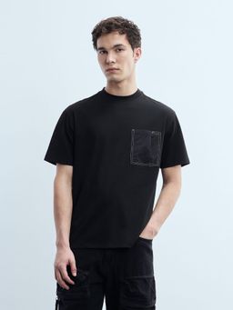 Flying Machine - Men Black Solid Relaxed Fit T-shirt