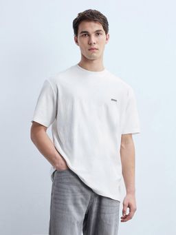 Flying Machine - Men White Textured Relaxed Fit T-shirt