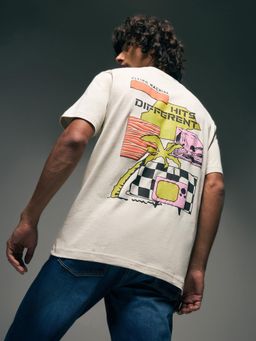 Flying Machine - Men White Street Vibe Graphic Printed Relaxed Fit T-shirt