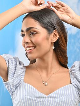 ToniQ - Lucky Clover Necklace And Earrings Jewellery Gift Set - Off White