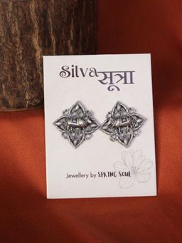 Spring Soul - Silva Sutra Ox Studs Earrings - Silver