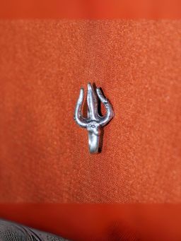 Spring Soul - Silva Sutra Divine Trishul Nose Pin - Silver