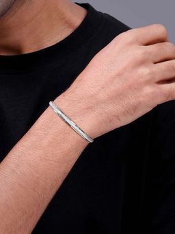 GIVA - Men 925 Silver Arvith Kada