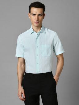 Louis Philippe - Men Blue Checks Half Sleeves Regular Fit Formal Shirt