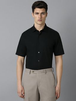 Louis Philippe - Men Black Solid Half Sleeves Regular Fit Formal Shirt