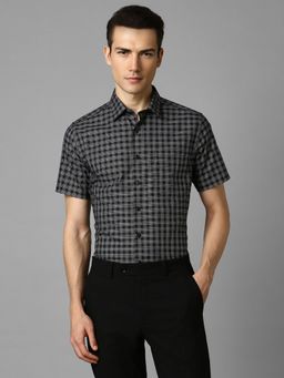 Louis Philippe - Men Black Checks Half Sleeves Slim Fit Formal Shirt