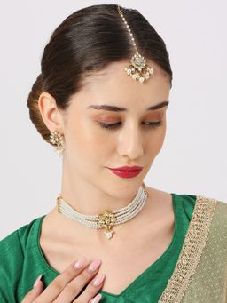 OOMPH - Gold Tone Kundan And Pearls Multilayer Necklace Set With Earrings And Maangtikka