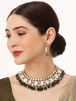 OOMPH - Green Beads And Kundan Heavy Ethnic Jadau Choker Necklace Set With Drop Earrings