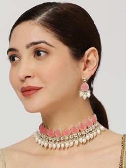 OOMPH - Pink Engraved Jaipur Stones And Pearls Choker Necklace Set With Drop Earrings