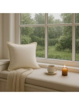 THROW PILLOW - Sumptuous White Velvet Cushion: Elegant Fringe Trim, Luxurious Comfort