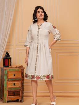 Cevara - Ivory Rose Dress