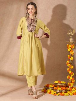 FASHOR - Green Zari Embroidered A-Line Panelled Kurta with Pant (Set of 2)