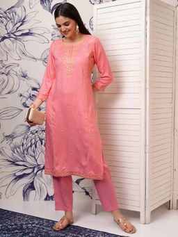 VISHUDH - Women Peach Embroidered Straight Kurta