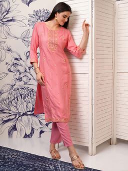 VISHUDH - Women Peach Floral Embroidered Straight Kurta
