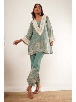 ZNKL - Trendy V Neck Long Sleeves Floral Kurta with Pant For Women