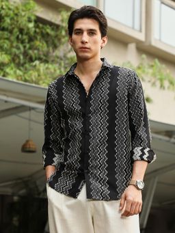 Campus Sutra - Men Onyx Black Cloudy-Panel Jacquard Shirt