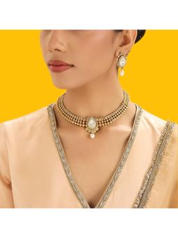 Auraa Trends - Elegant Gold-Plated Kundan Choker Necklace Set