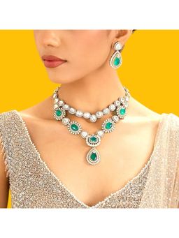 Auraa Trends - Elegant Green Kundan Layered Jewellery Set