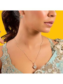 Auraa Trends - Delicate Diamond-Cut Pendant Necklace Set