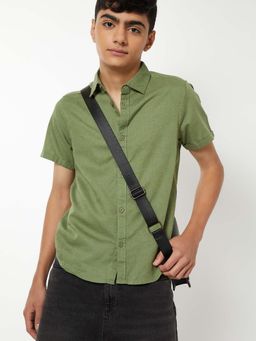 max - Olive Solid Regular Shirt