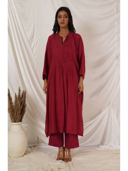 TANYA BERRY - Maroon Pintuck Kurta with Pant (Set of 2)