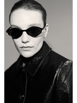 H&M - Women Black Polarised Sunglasses