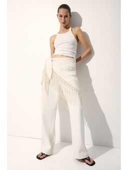 H&M - Women White Fringed Triangle Scarf