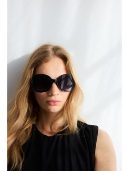 H&M - Women Black Square Sunglasses