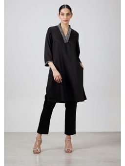 Pallavi Swadi - Etoile Noir Black Cotton Satin Kurta With Pant