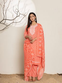 Yufta - Peach Ethnic Motifs Cotton Straight Kurta With Pant & Dupatta (Set of 3)