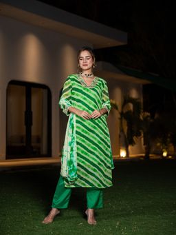 Yufta - Green Leheriya Printed Georgette Straight Kurta With Pant & Dupatta (Set of 3)