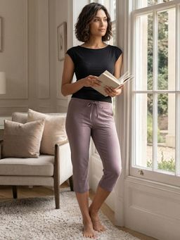 Enamor - Mid Rise Length Purple Capri