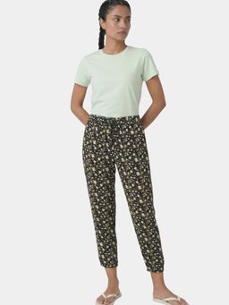 Enamor - Women Mid Rise 7/8 Length Drawstring Closure Black Pant