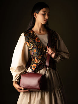 Theater - Bonbon Cherry Women Sling Handbag