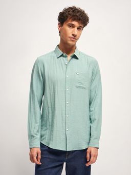 The Bear House - Green Solid Slim Fit Casual Shirt