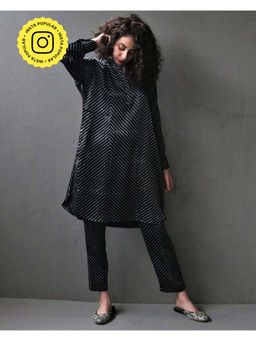 Chidiyaa - Black Mashru Silk Kurta, Pant (Set of 2)
