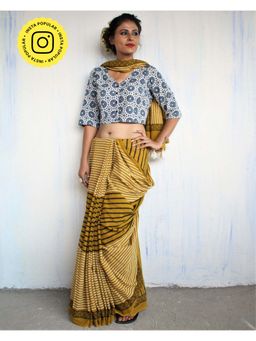 Chidiyaa - Mustard Block Printed Pure Cotton Mul Saree without Blouse
