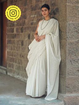 Chidiyaa - Safed Dust Of Dove White Block Printed Saree