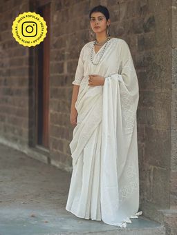Chidiyaa - Safed Pearl leaf White Block Printed Saree