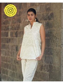 Chidiyaa - Safed Whipped Fog White Block Printed Top