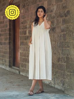Chidiyaa - Safed Melted Pearl White Block Printed Dress