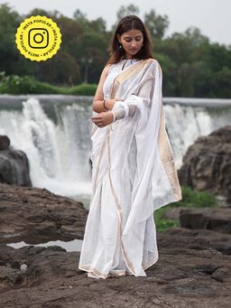 Chidiyaa - Safed Almond Smoke Kota Doria White Block Printed Saree