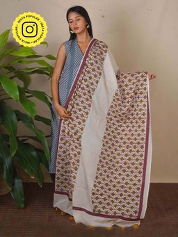 Chidiyaa - Whistling Woods Eden White Block Printed Cotton Dupatta