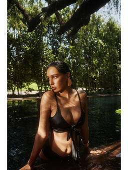 IT GIRL - Black To Tie For Bikini Top