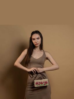 Gonecase - Pichwai Lotus White Hand Embroidered Jute Sling Bag