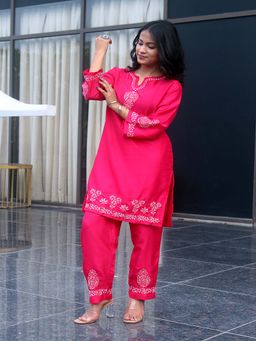 ILLICA - Women Regular Fit Chikankari Kurta with Pant - Pink