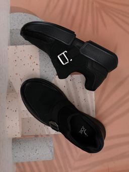 Jove - Women Black Solid Sneakers