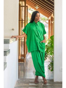 PRATHAA - Aastey : Set - Green Mul Kaftan Dhoti